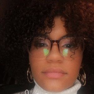 Meet your Posher, Adaisha